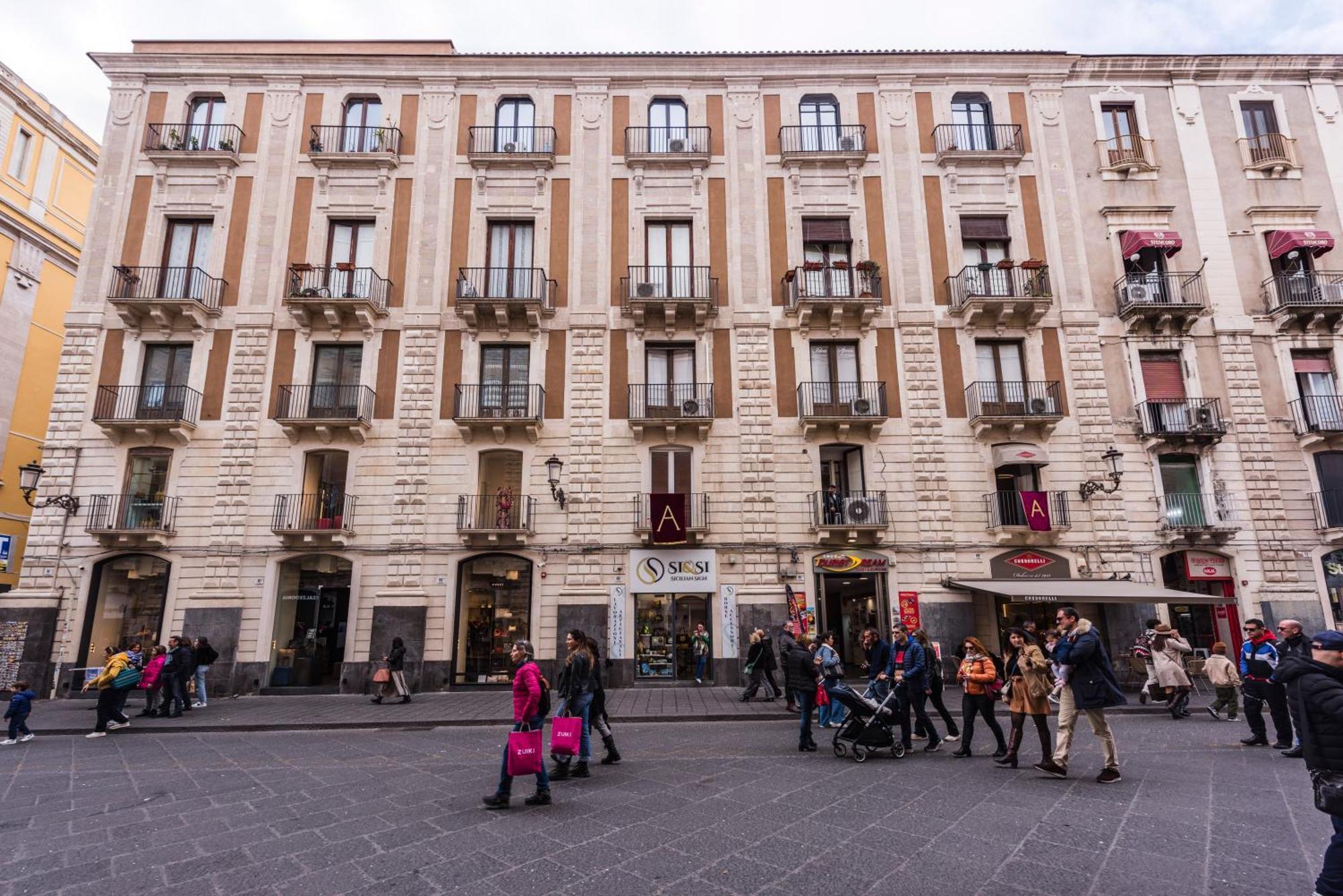 Rg9 Room Catania Bagian luar foto
